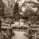 Dronning Mauds eget bilde av hagen. Ideer fra hagen ved Appleton ble også benyttet på Bygdø Kongsgård (Foto: Det kongelige hoffs fotoarkiv)
